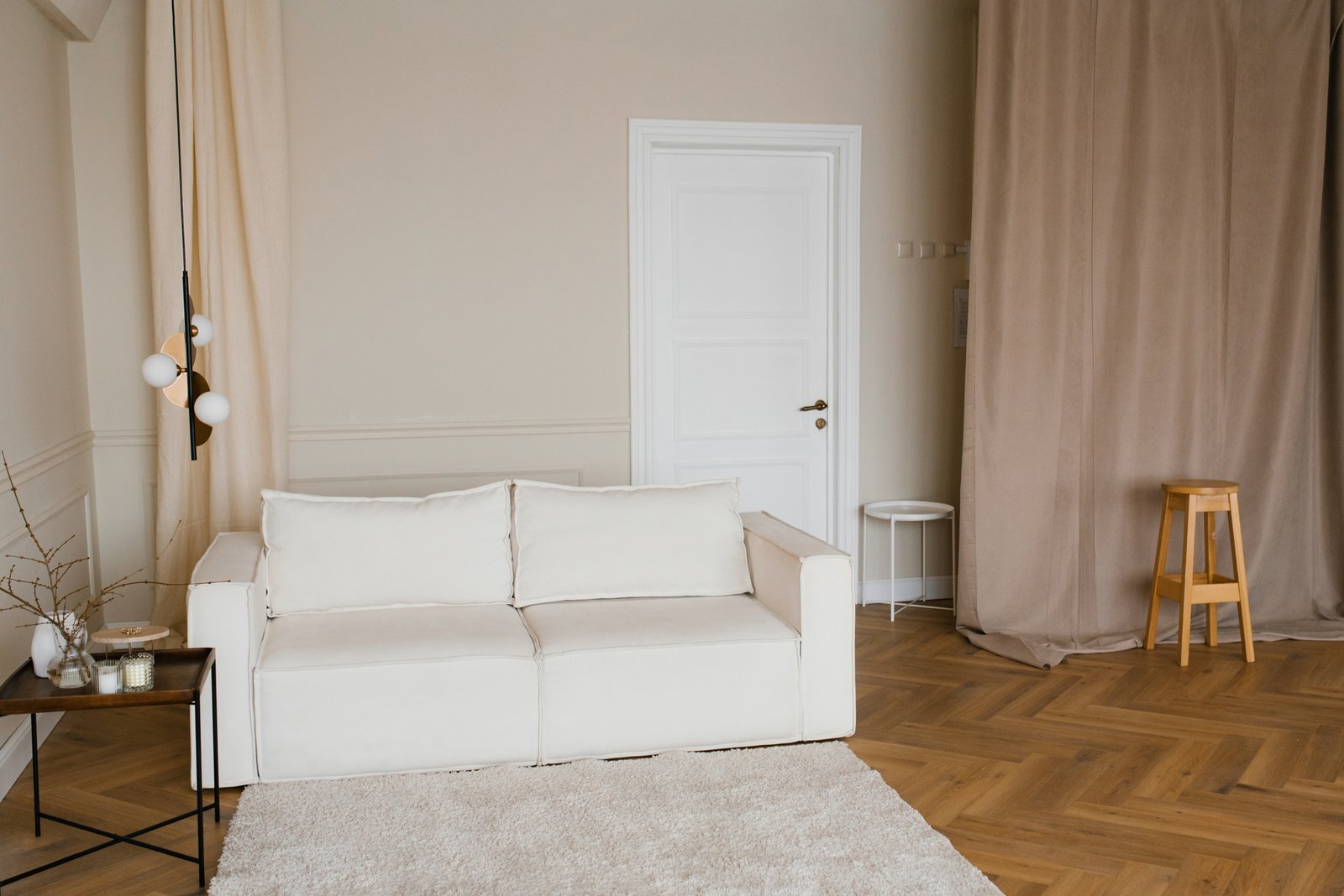 Ruhige, minimalistisch eingerichtete Mietwohnung